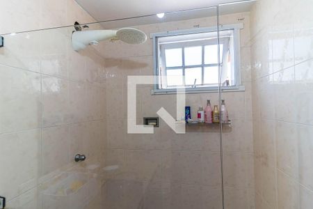 Casa à venda com 750m², 3 quartos e 2 vagas Casa à venda com 750m², 3 quartos e 2 vagasBanheiro Suíte