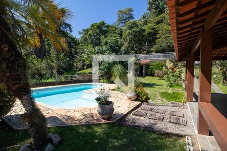 Casa à venda com 750m², 3 quartos e 2 vagas Casa à venda com 750m², 3 quartos e 2 vagasÁrea Externa