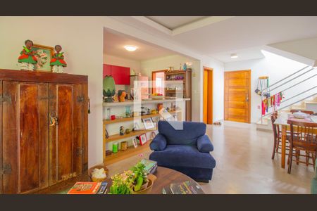 Sala de casa de condomínio à venda com 3 quartos, 170m² em Chácara São Francisco, Jundiaí