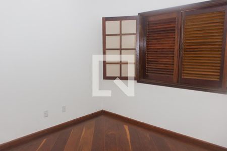 Casa à venda com 220m², 4 quartos e 3 vagasQuarto 3