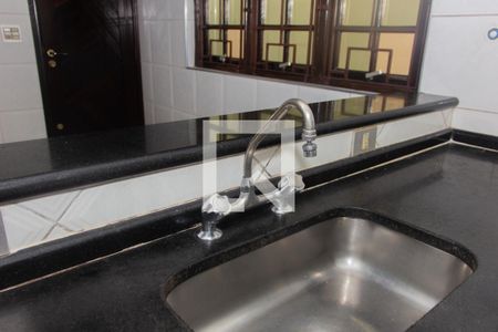 Casa à venda com 220m², 4 quartos e 3 vagasCozinha - detalhe