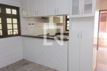 Casa à venda com 220m², 4 quartos e 3 vagasCozinha