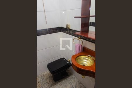 Casa à venda com 220m², 4 quartos e 3 vagasBanheiro 3