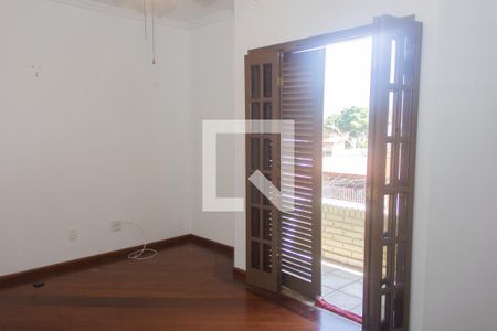 Casa à venda com 220m², 4 quartos e 3 vagasQuarto 1 (Suíte com varanda)