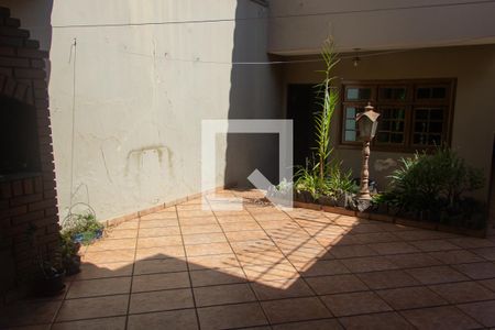 Casa à venda com 220m², 4 quartos e 3 vagasQuintal