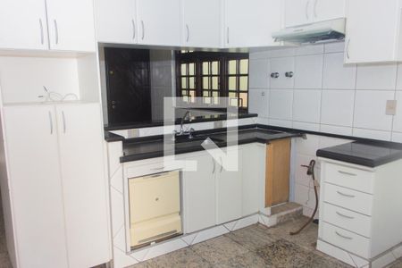 Casa à venda com 220m², 4 quartos e 3 vagasCozinha