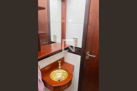 Casa à venda com 220m², 4 quartos e 3 vagasBanheiro 3