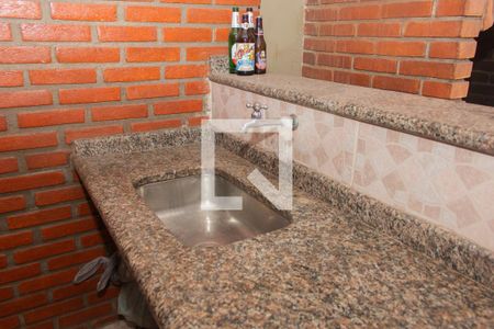 Casa à venda com 220m², 4 quartos e 3 vagasQuintal - detalhe