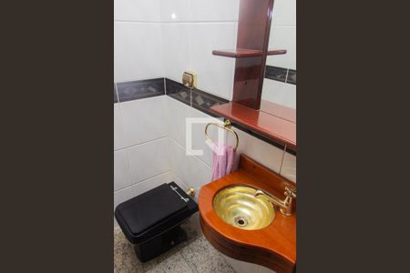 Casa à venda com 220m², 4 quartos e 3 vagasBanheiro 3