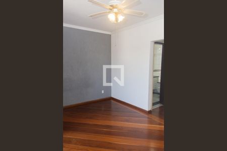 Casa à venda com 220m², 4 quartos e 3 vagasQuarto 1 (Suíte com varanda)