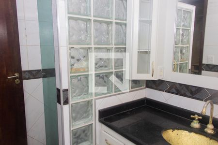 Casa à venda com 220m², 4 quartos e 3 vagasBanheiro 1 Suíte