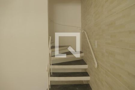 Escada de casa para alugar com 3 quartos, 150m² em Saúde, São Paulo