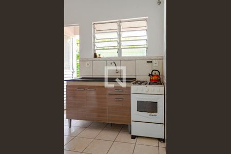 Sala / Cozinha de kitnet/studio para alugar com 1 quarto, 30m² em Campeche Central, Florianópolis