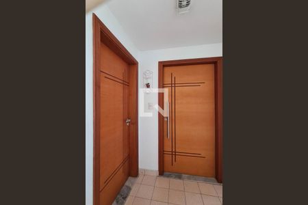 Apartamento à venda com 90m², 2 quartos e 2 vagas Apartamento à venda com 90m², 2 quartos e 2 vagasEntrada