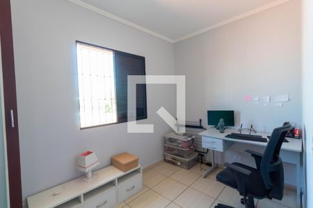 Casa à venda com 330m², 3 quartos e 2 vagasQuarto Suíte 2