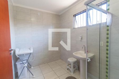 Casa à venda com 330m², 3 quartos e 2 vagasBanheiro da Suíte 1