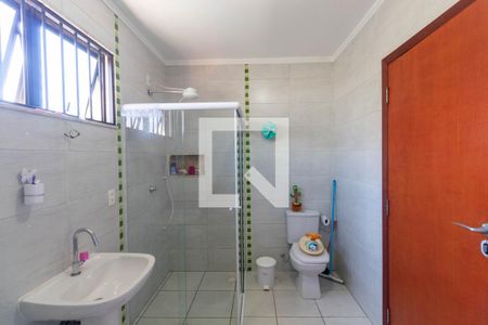 Casa à venda com 330m², 3 quartos e 2 vagasBanheiro da Suíte 1