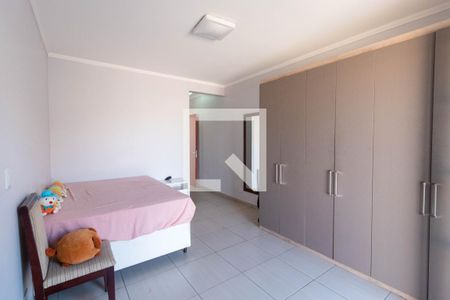 Casa à venda com 330m², 3 quartos e 2 vagasQuarto Suíte 3