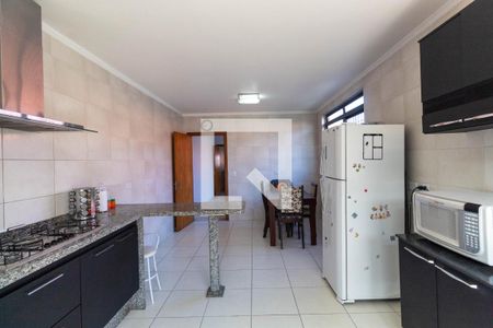 Casa à venda com 330m², 3 quartos e 2 vagasCozinha