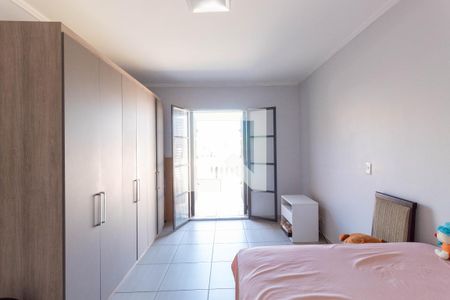 Casa à venda com 330m², 3 quartos e 2 vagasQuarto Suíte 3