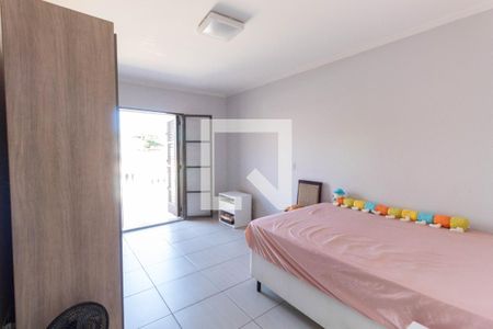 Casa à venda com 330m², 3 quartos e 2 vagasQuarto Suíte 3