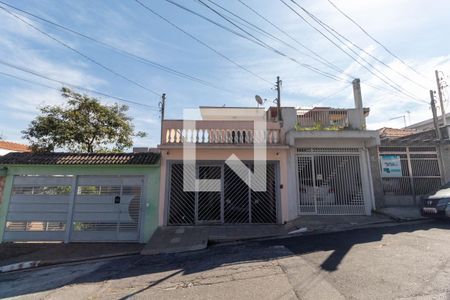 Casa à venda com 330m², 3 quartos e 2 vagasFachada