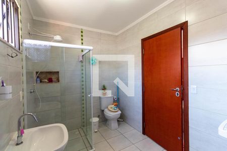 Casa à venda com 330m², 3 quartos e 2 vagasBanheiro da Suíte 1