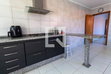 Casa à venda com 330m², 3 quartos e 2 vagasCozinha - Armários