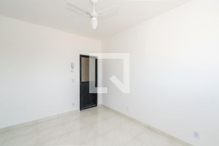 Sala de apartamento para alugar com 1 quarto, 30m² em Olaria, Rio de Janeiro