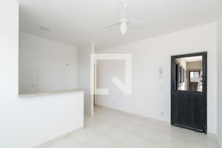 Sala de apartamento para alugar com 1 quarto, 30m² em Olaria, Rio de Janeiro