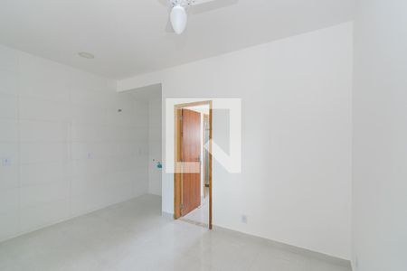 Sala de apartamento para alugar com 1 quarto, 30m² em Olaria, Rio de Janeiro