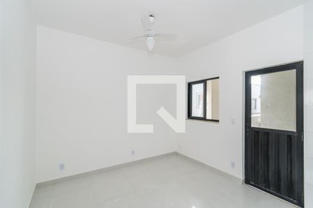Sala de apartamento para alugar com 1 quarto, 30m² em Olaria, Rio de Janeiro