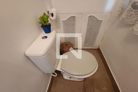 Casa à venda com 300m², 4 quartos e 2 vagasLavabo