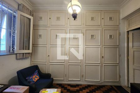 Casa à venda com 300m², 4 quartos e 2 vagasSuíte