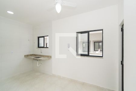 Sala de apartamento para alugar com 1 quarto, 30m² em Olaria, Rio de Janeiro