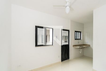 Sala de apartamento para alugar com 1 quarto, 29m² em Olaria, Rio de Janeiro