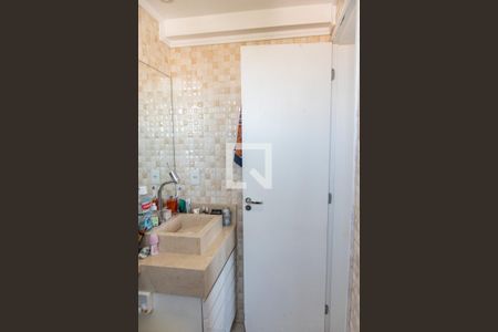 Apartamento à venda com 65m², 2 quartos e 2 vagasBanheiro da suíte
