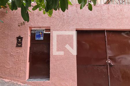 Casa para alugar com 340m², 2 quartos e 2 vagasFachada plaquinha 