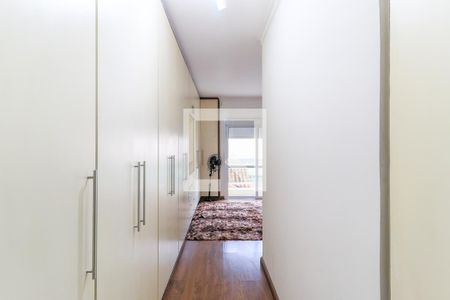 Casa à venda com 300m², 3 quartos e 2 vagasCloset da Suíte