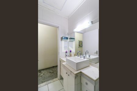 Casa à venda com 300m², 3 quartos e 2 vagasBanheiro