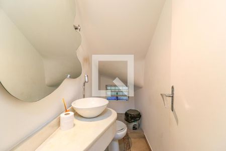 Casa à venda com 300m², 3 quartos e 2 vagasLavabo