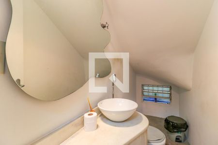 Casa à venda com 300m², 3 quartos e 2 vagasLavabo