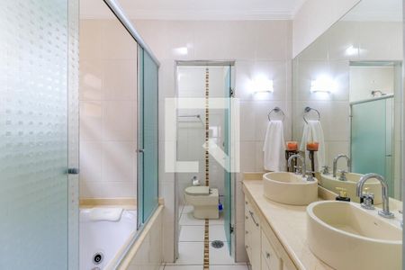 Casa à venda com 300m², 3 quartos e 2 vagasBanheiro da Suíte