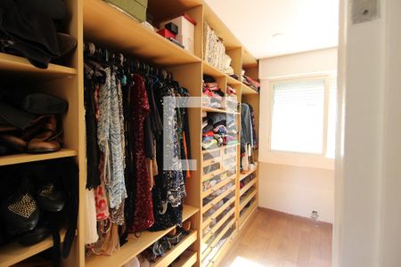 Apartamento à venda com 150m², 3 quartos e 1 vagaCloset da suíte