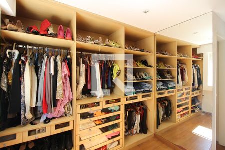 Apartamento à venda com 150m², 3 quartos e 1 vagaCloset da suíte