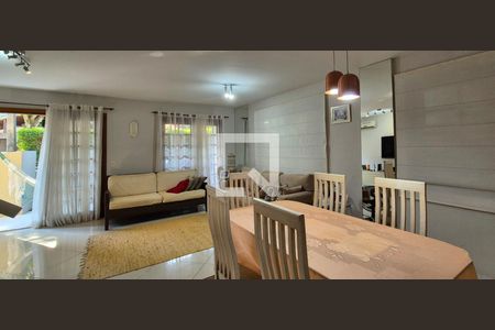 Sala de casa de condomínio para alugar com 3 quartos, 130m² em Vargem Pequena, Rio de Janeiro