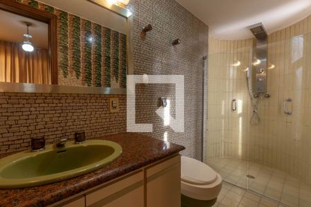 Apartamento para alugar com 232m², 4 quartos e 2 vagasBanheiro