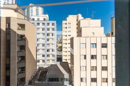 Vista da Suíte de apartamento à venda com 1 quarto, 40m² em Vila Itapura, Campinas