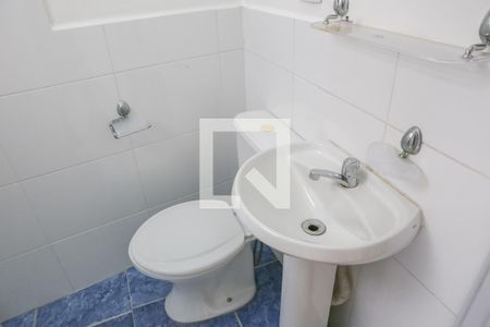 Banheiro da Suíte de casa para alugar com 1 quarto, 150m² em Vila Ipojuca, São Paulo