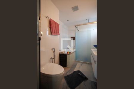 Apartamento à venda com 130m², 4 quartos e 2 vagasBanheiro da Suíte 1